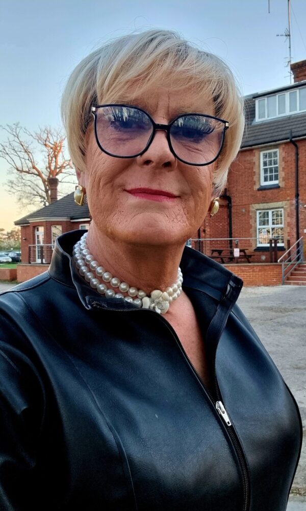 Claudia from the inner vice